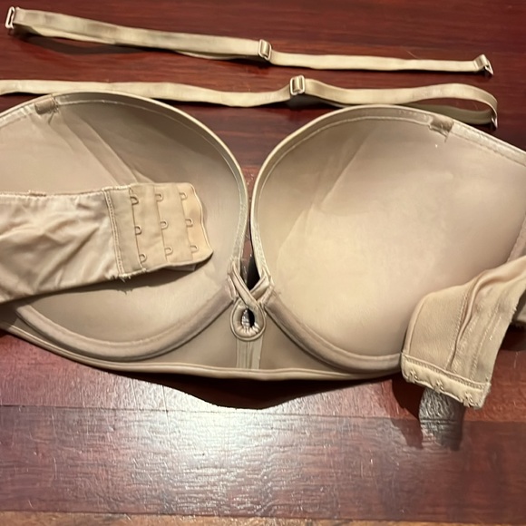 womens 36d Victoria’s Secret Bombshell Padded Tan Pushup Strapless Multi way bra - Picture 7 of 8